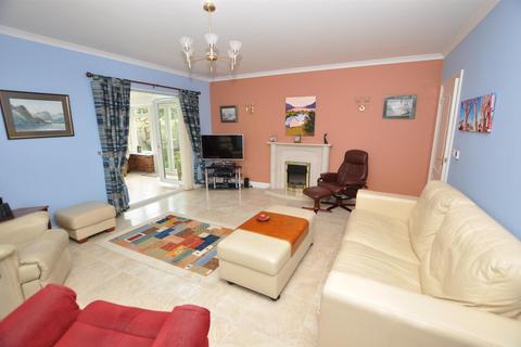 5 Cae Glas, St Clears, Carmarthen, SA33 4EY