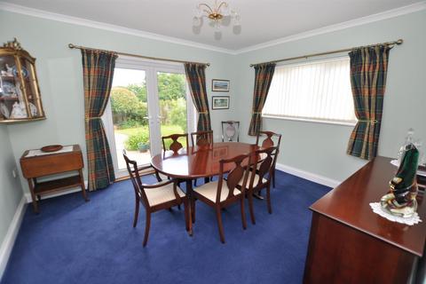 5 Cae Glas, St Clears, Carmarthen, SA33 4EY