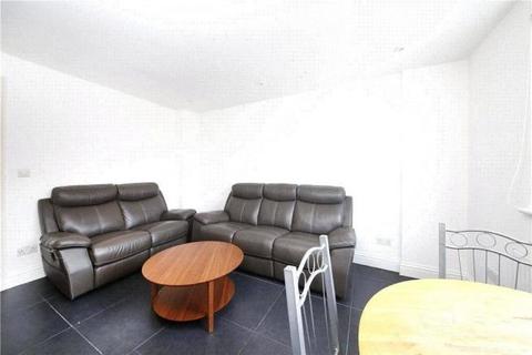 3 bedroom apartment to rent, East India Dock Road, London, E14