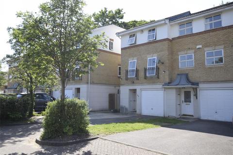 3 bedroom terraced house to rent, Helegan Close, Kent BR6