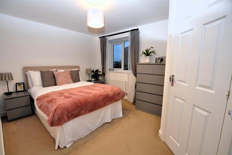 8 Adkins Close, Stretton, Burton-on-trent, DE14 2FH