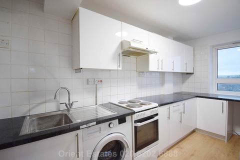 2 bedroom apartment to rent, Upper Fosters, London