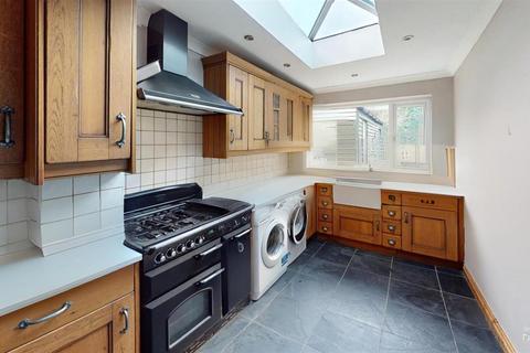 4 bedroom semi-detached house for sale, Goosefoot Close, Samlesbury, Preston