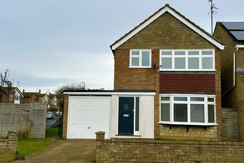 3 bedroom detached house for sale, Milford Avenue, Stony Stratford