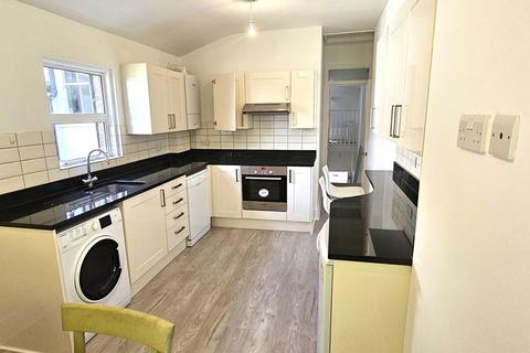 2 bedroom maisonette for sale, Whitestile Road, Brentford, TW8 9NJ