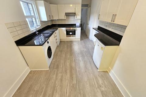 2 bedroom maisonette for sale, Whitestile Road, Brentford, TW8 9NJ