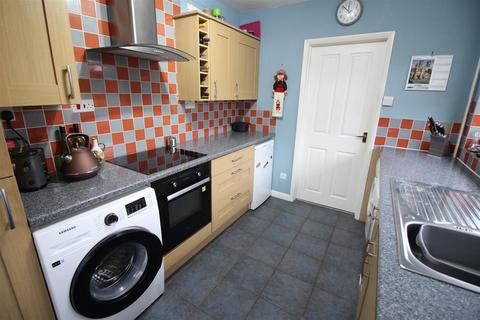 3 bedroom semi-detached house for sale, Ashbourne Crescent, Leeds LS25