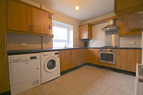 2 bedroom flat to rent, Summertrees Court, Liberton, Edinburgh, EH16