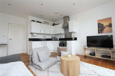 1 bedroom apartment for sale, Upper Charles Street, Camberley, Surrey