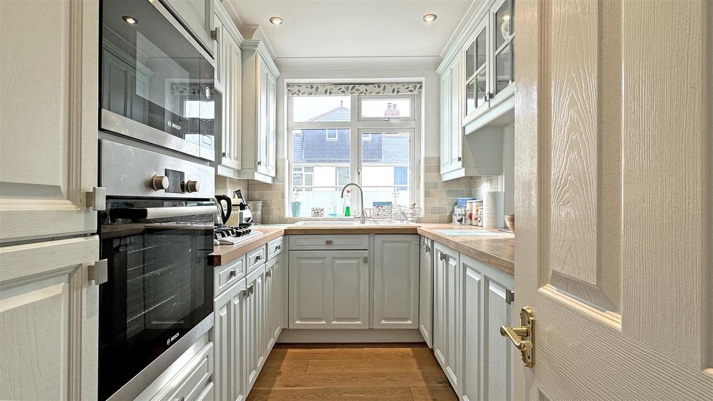 New kitchen 2.jpg