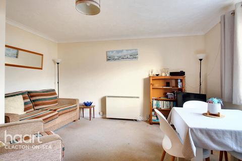 2 bedroom flat to rent, Selsey Avenue, CLACTON-ON-SEA