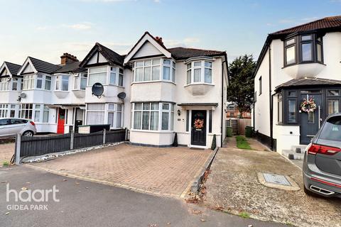 Carlton Road, Gidea Park, RM2