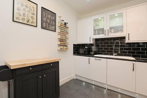 135/3 Easter Road, Edinburgh, EH7 5QA