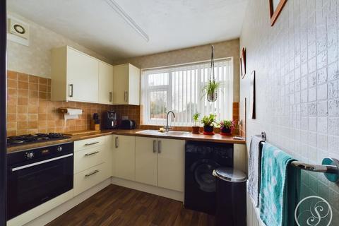 2 bedroom semi-detached bungalow for sale, Field End Gardens., Leeds