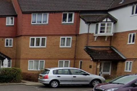 2 bedroom flat for sale, Moray Close, Edgware, HA8