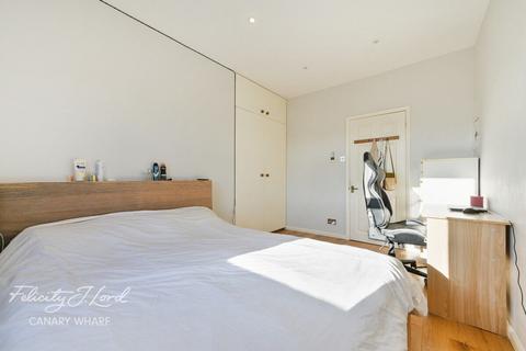16 Thames Circle, London, E14 3RX