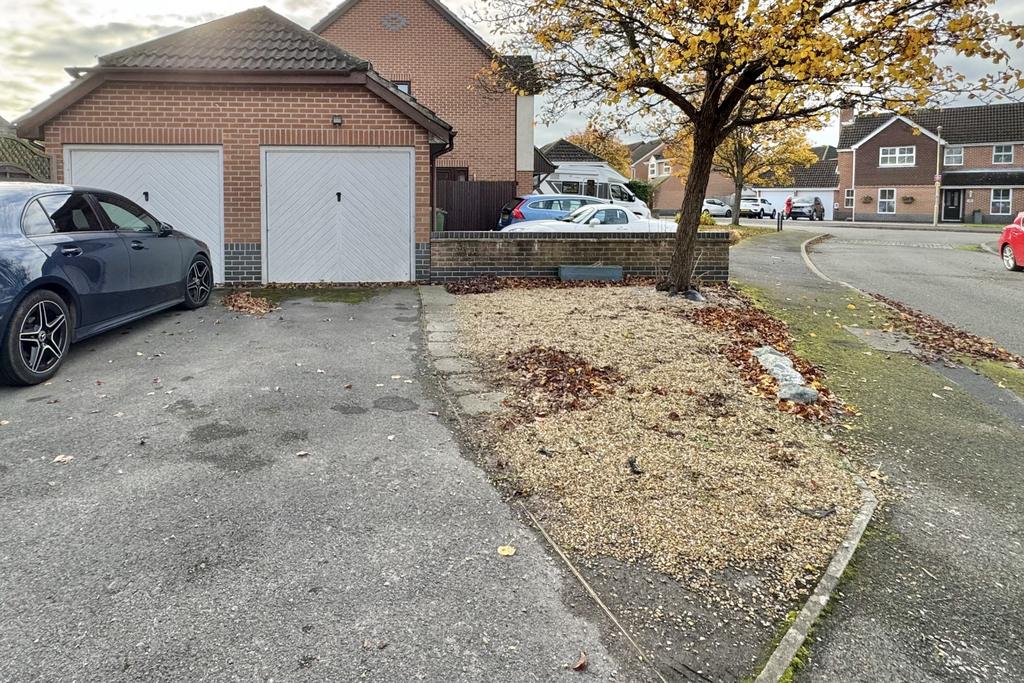 Garage & Parking