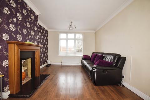 3 bedroom semi-detached house to rent, Rowlands Road Dagenham RM8