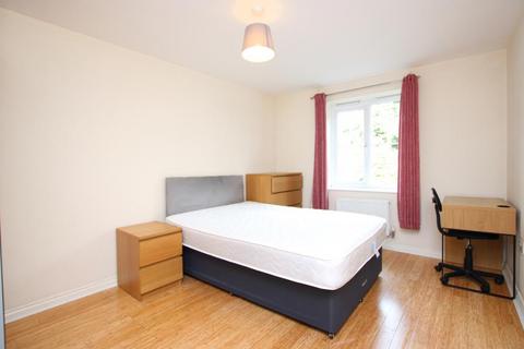 5 bedroom terraced house to rent, Wood Mead, Bristol BS16