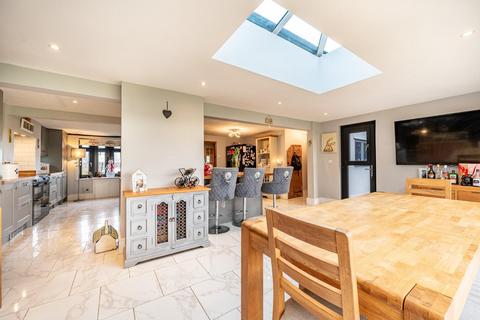 5 bedroom detached house for sale, Chelmsford Road, Good Easter