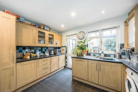 3 bedroom house for sale, Railway Road, Teddington TW11