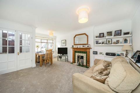 3 bedroom house for sale, Railway Road, Teddington TW11