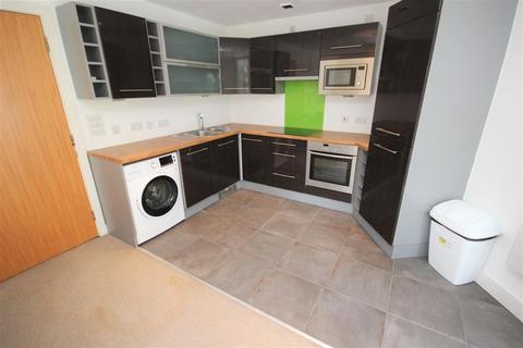 2 bedroom apartment to rent, Barnfield House, Salford M3