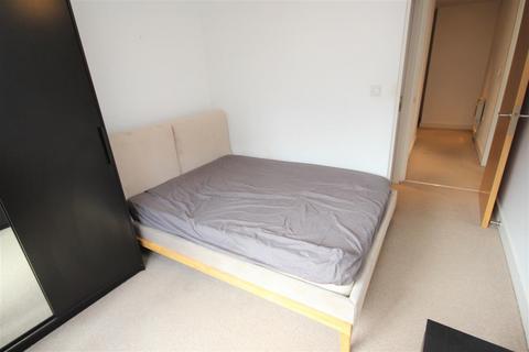 2 bedroom apartment to rent, Barnfield House, Salford M3