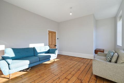 3 bedroom flat for sale, Blackheath Hill, London, SE10 8PB