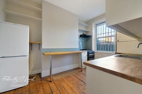 3 bedroom flat for sale, Blackheath Hill, London, SE10 8PB