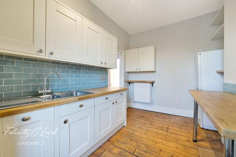 3 bedroom flat for sale, Blackheath Hill, London, SE10 8PB