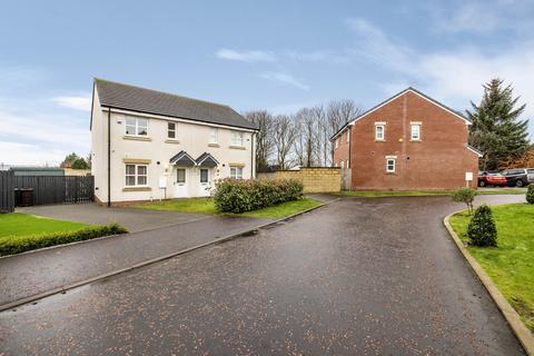 3 bedroom semi-detached house to rent, Queen Mary Crescent, Clydebank