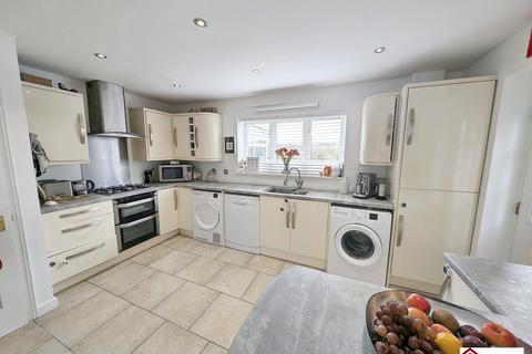 4 bedroom detached house for sale, Woodmill, Neath, Neath Port Talbot. SA10 7PX