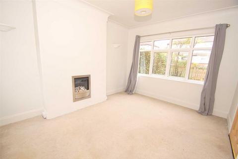 3 bedroom semi-detached house to rent, Nunroyd Avenue, Moortown, Leeds