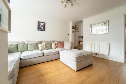 2 bedroom end of terrace house for sale, Garths End, York YO32