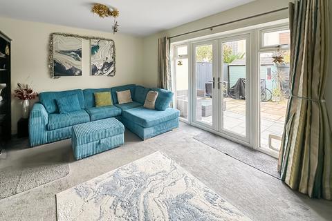 4 bedroom townhouse for sale, Smugglers Lane North, Highcliffe, Dorset. BH23 4QL