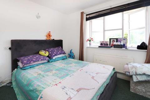 undefined, Nash Close, Sutton