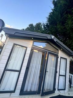 2 bedroom lodge for sale, Woodleigh Caravan Park