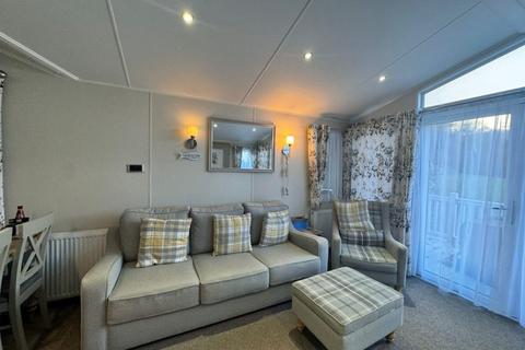 2 bedroom lodge for sale, Woodleigh Caravan Park