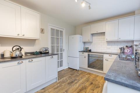28 Benchfield Close, East Grinstead, RH19 3NZ