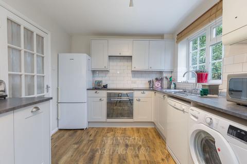 28 Benchfield Close, East Grinstead, RH19 3NZ