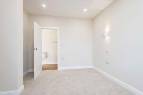 1 bedroom flat to rent, Lemna Road, Leytonstone E11