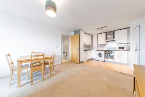 2 bedroom apartment for sale, Admiral House, London SW8