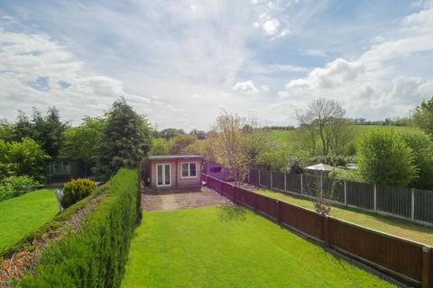 3 bedroom chalet for sale, Chatsworth Fall, Pudsey, LS28 8JZ