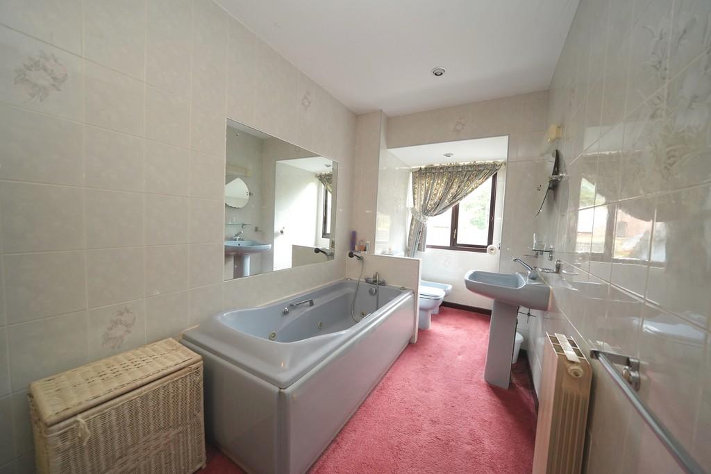 Master Bedroom 4 Pc Ensuite