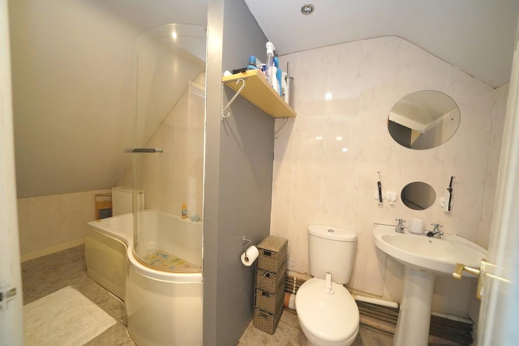 The Annexe Master Ensuite