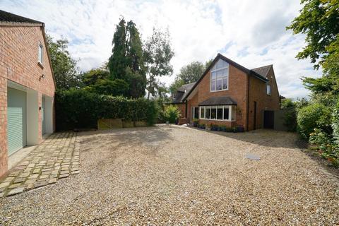 4 bedroom detached house for sale, Village Road, Christleton, Chester