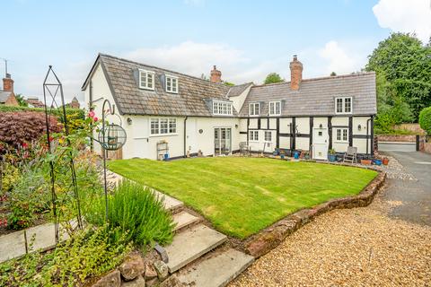 4 bedroom detached house for sale, Village Road, Christleton, Chester