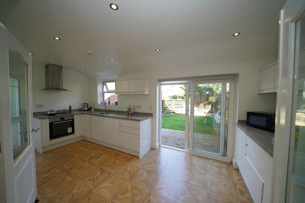 Kitchen breakfast room