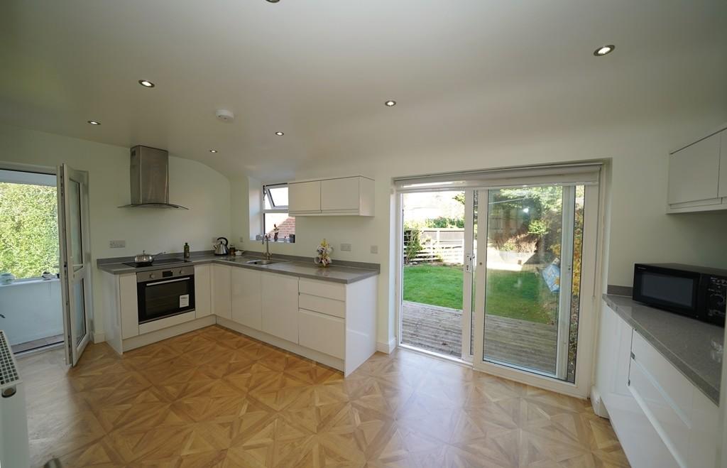 Kitchen breakfast room